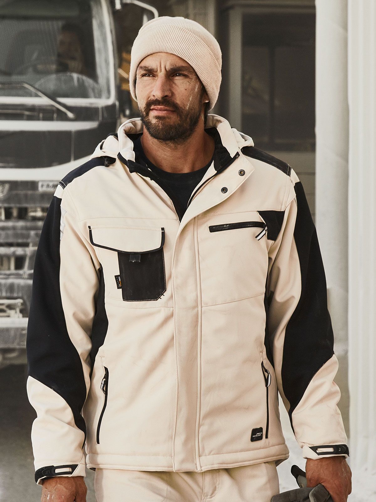 Professional softshell jacket